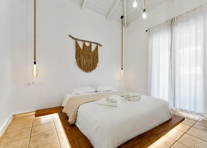 Semipuella * Áyios Nikítas