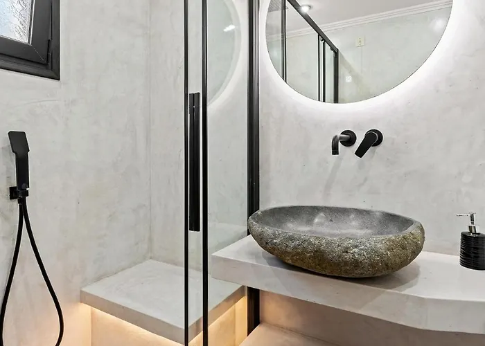 Semipuella * Áyios Nikítas