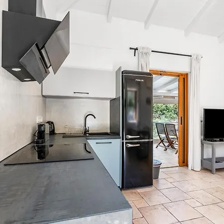 Apartment Semipuella Agios Nikitas