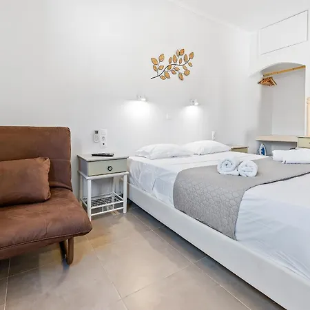 Semipuella Áyios Nikítas